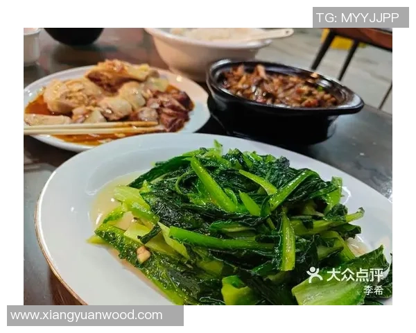 哈兰德首次尝试中式烧腊分享美食体验与粉丝互动 哈兰德首次尝试中式烧腊分享美食体验与粉丝互动