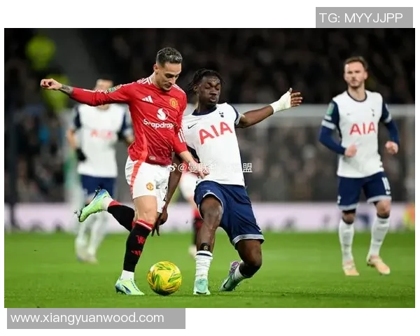 托特纳姆热刺与曼联激战成平红魔延续不败纪录至五轮 托特纳姆热刺与曼联激战成平红魔延续不败纪录至五轮